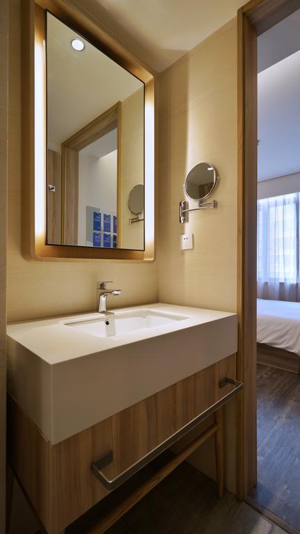 Hanting Premium Hotel Shanghai South Xizang Road Extérieur photo