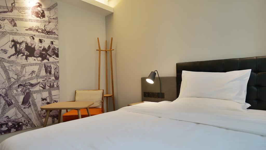 Hanting Premium Hotel Shanghai South Xizang Road Extérieur photo