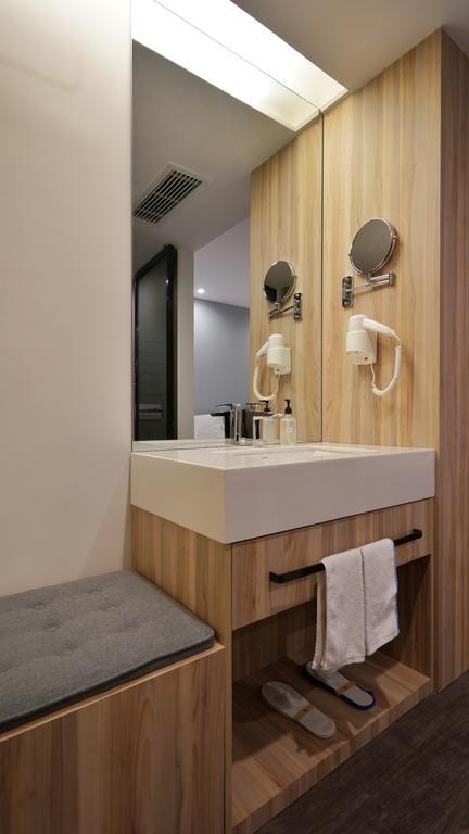 Hanting Premium Hotel Shanghai South Xizang Road Extérieur photo